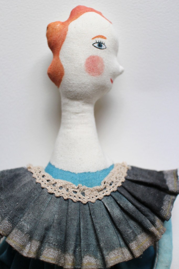 Ella Bee doll detail4
