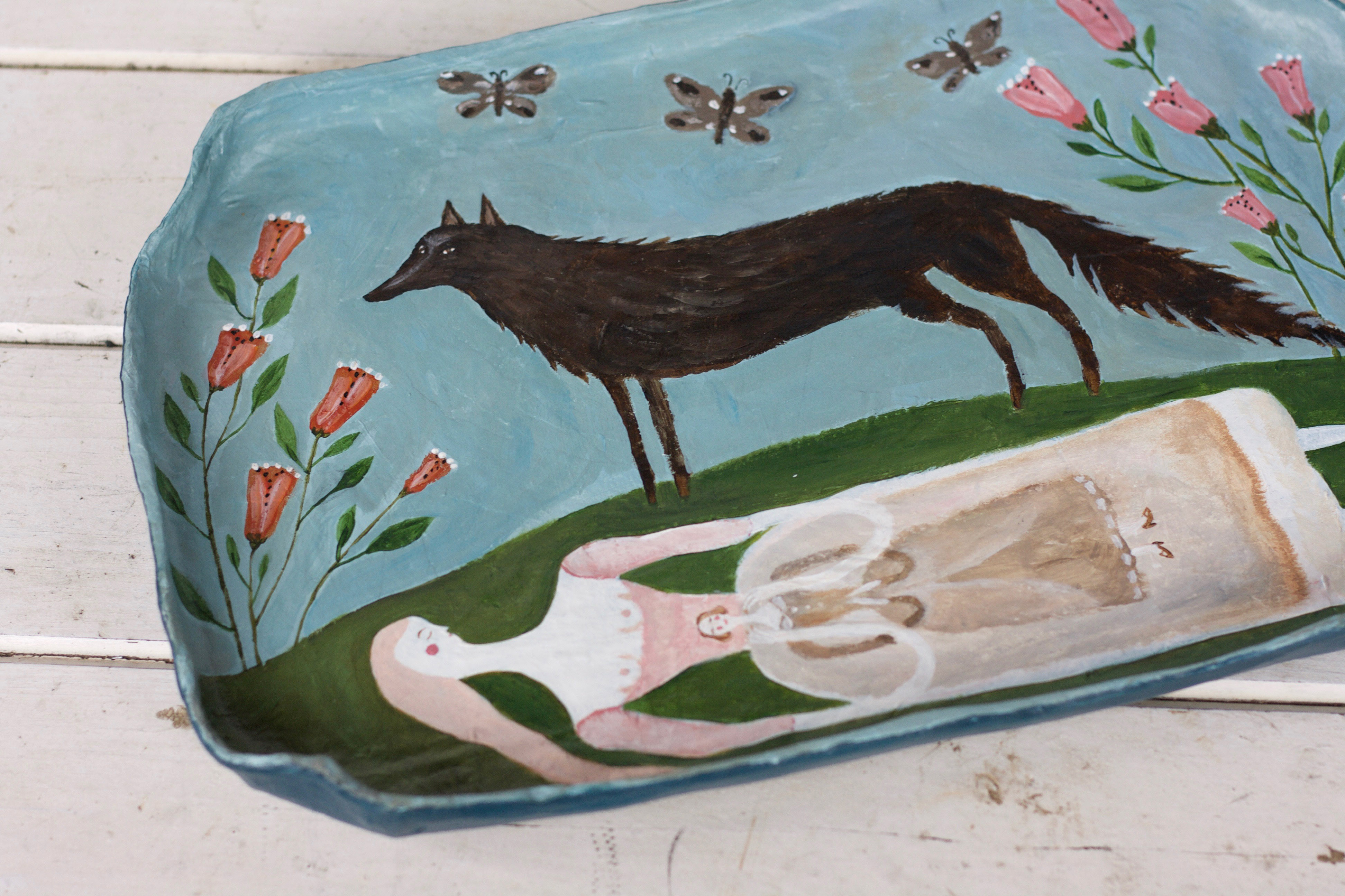 Wolf Maiden paper tray 15