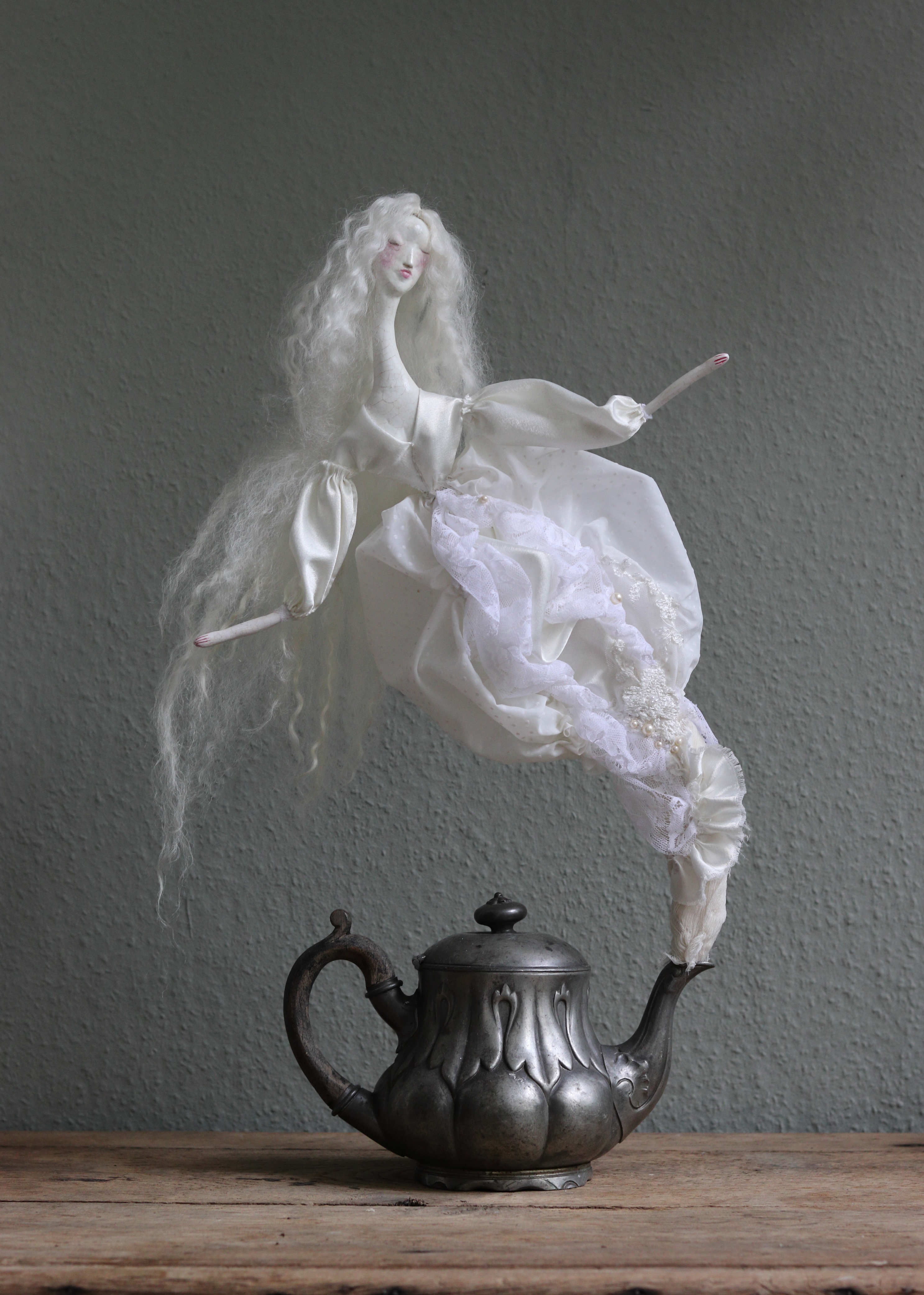 AnneTeapot Ghost