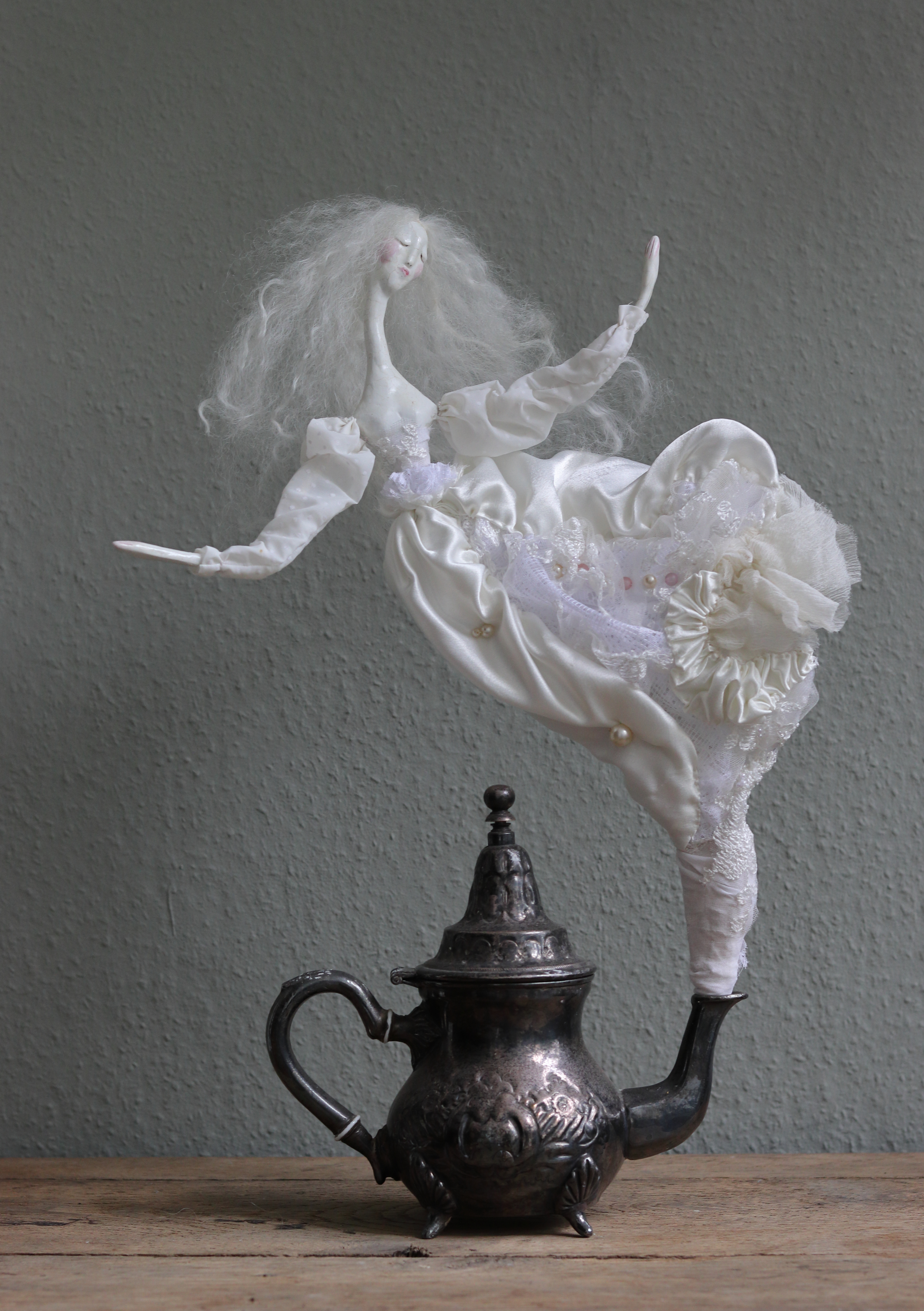 Charlotte Teapot Ghost