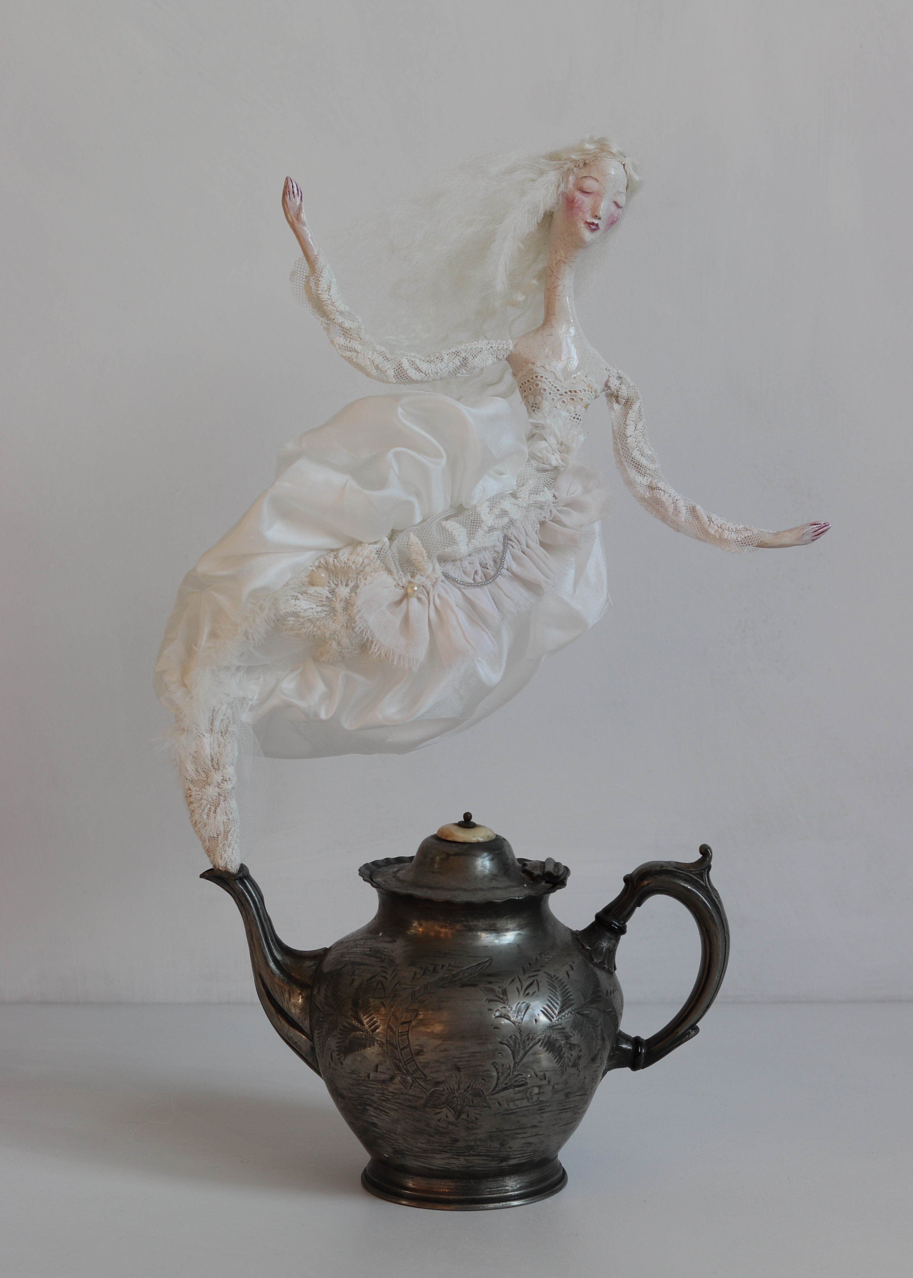 Arcana Teapot Ghost