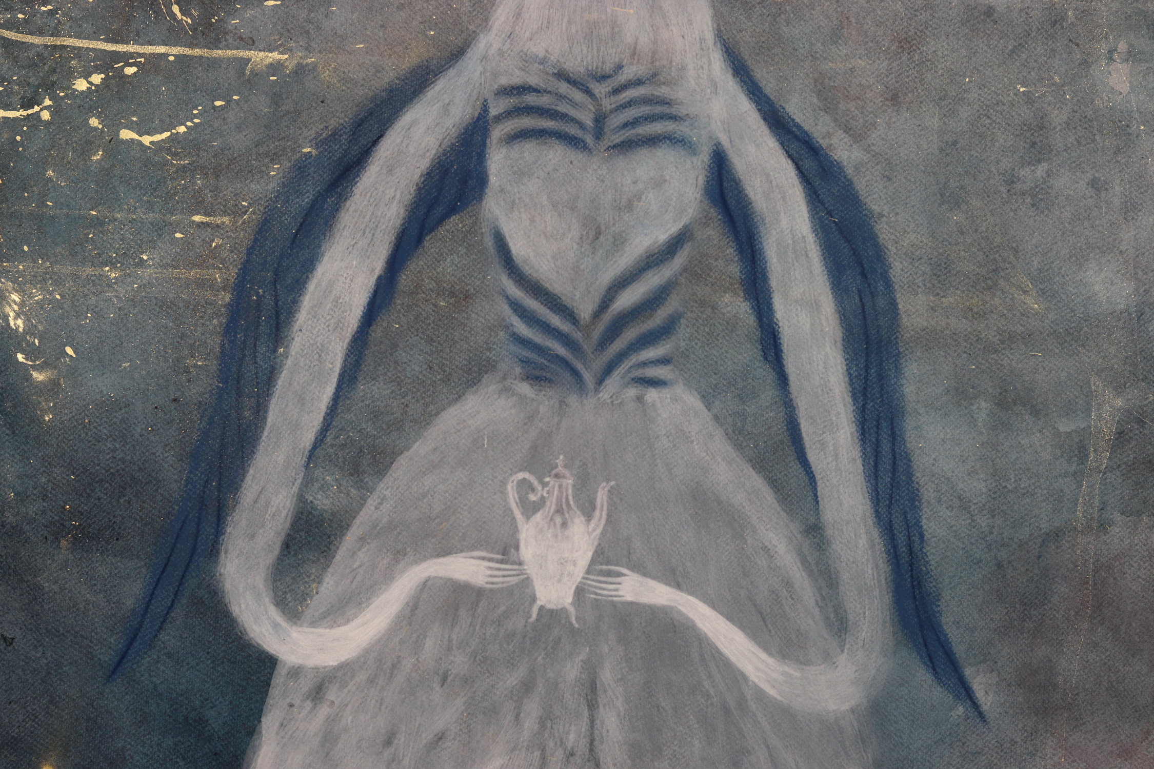 The Blue Swan Queen in her Garden Gold detail 05
